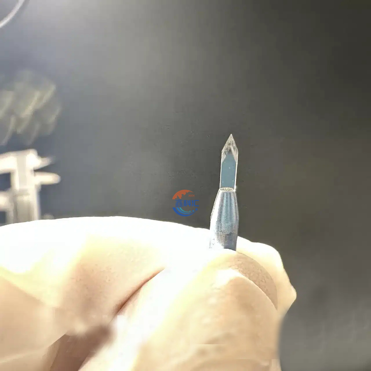 Sapphire knife 1